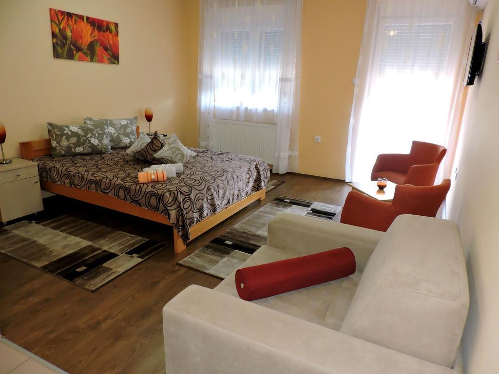 B&B Zmajevo Gnezdo 021 Sremska Kamenica Quarto foto